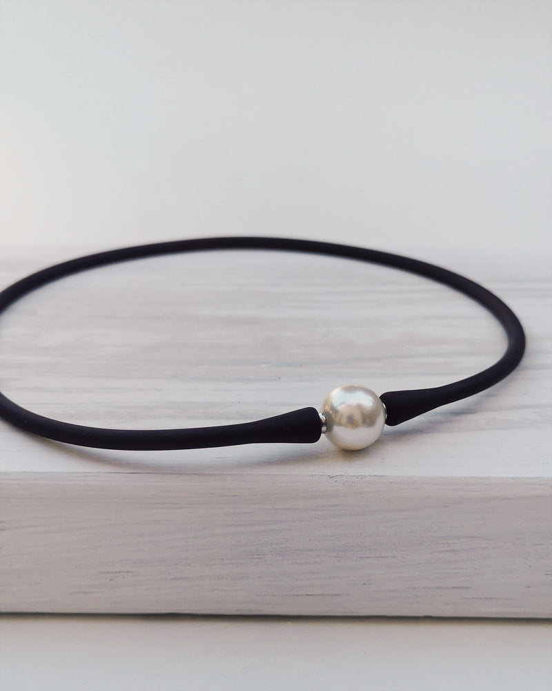 choker - black & white